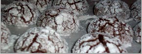 שלגיות - עוגיות שוקולד נימוחות מגולגלות באבקת סוכר