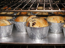 עוגיות שהוכנו בסדנה של פודסטפס יוצאות מהתנור