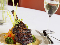 במנות הראשונות יש לשלב את היין לפי הטעם