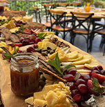 סילבסטר 2025 ביקב בראון  חגיגה של יין, טעמים והשפיות שמובילות את המטבח