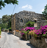 עין כרם: איך משלבים טיול קצר וארוחה טובה