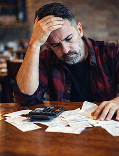 עובד כל היום – ובסוף החודש המספרים לא מסתדרים