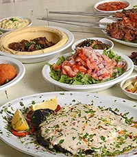 מגוון עשיר של סלטים טעימים
