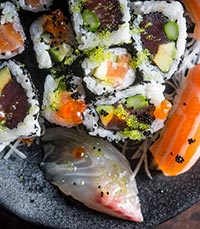 אונמי- אוכל יפני וסושי משובח