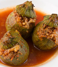 המסעדה היהודית מכינה אוכל יהודי 